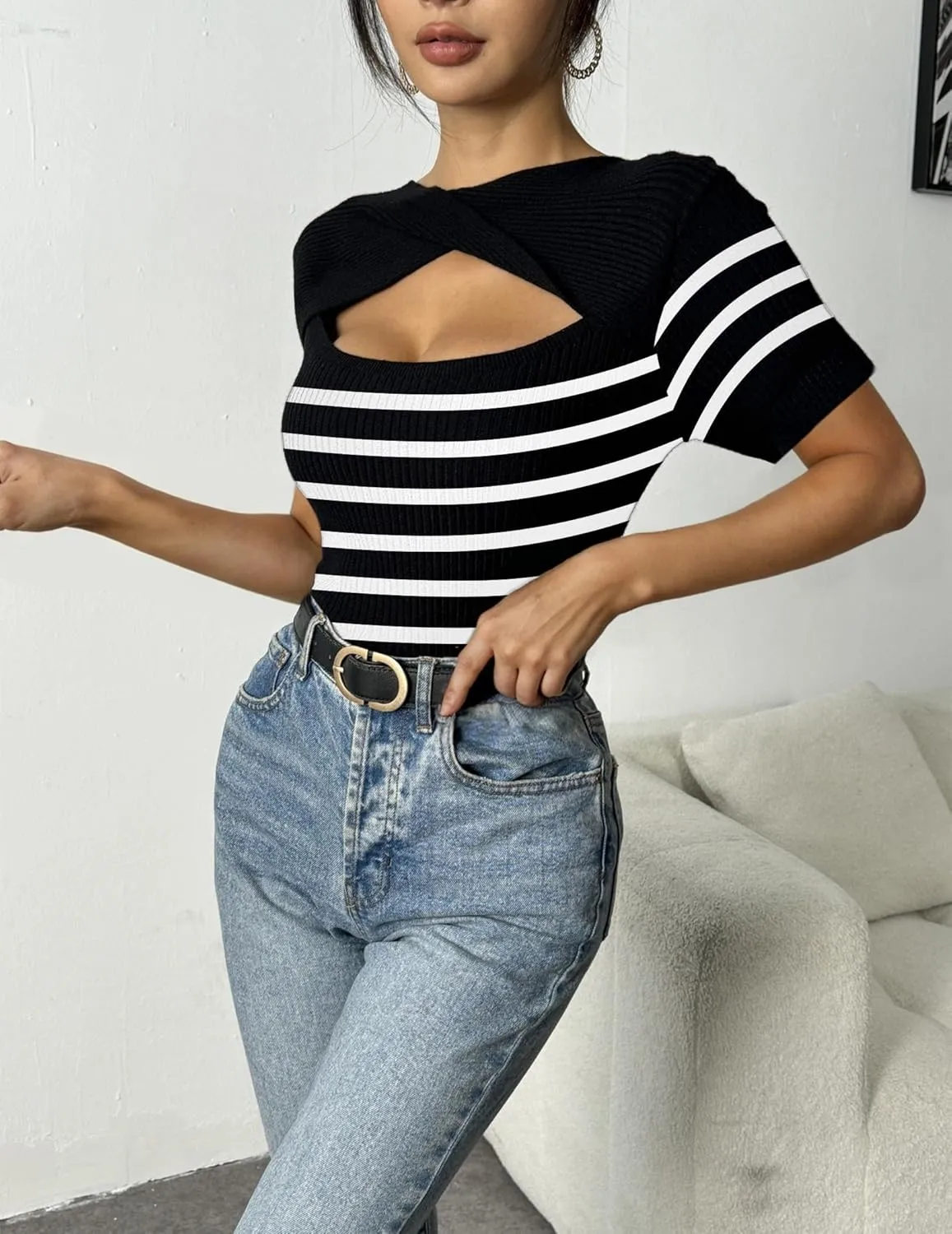 Zeagoo Womens Short Sleeve T Shirts 2024 Summer Casual Knit Slim Fit Trendy Basic Cute Sweater Tops